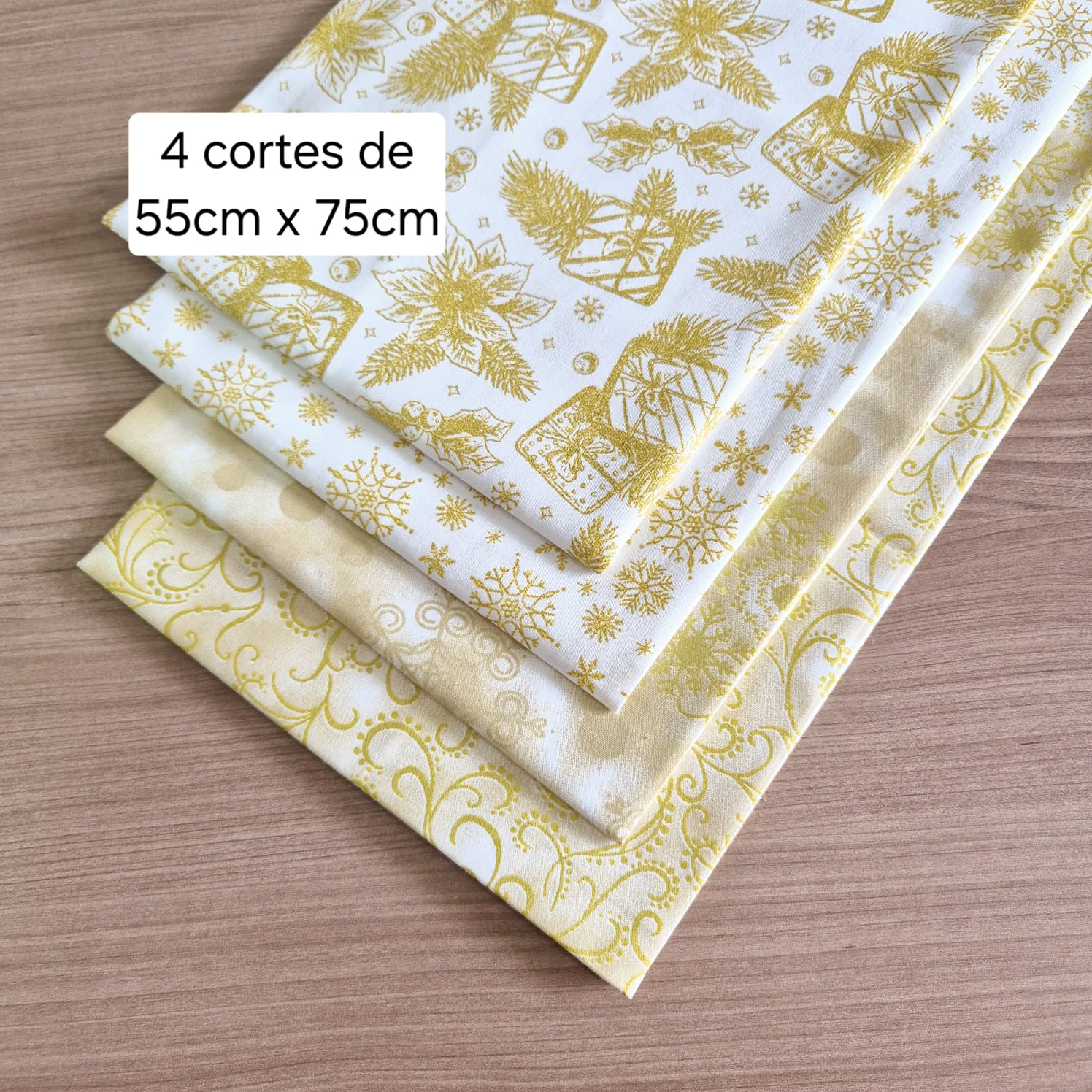 Kit -Tecidos tricoline  - Natal dourado - 04 cortes de 55cm x 0,75cm  cada - total 1,10cm de tecido  - Tecidos Caldeira