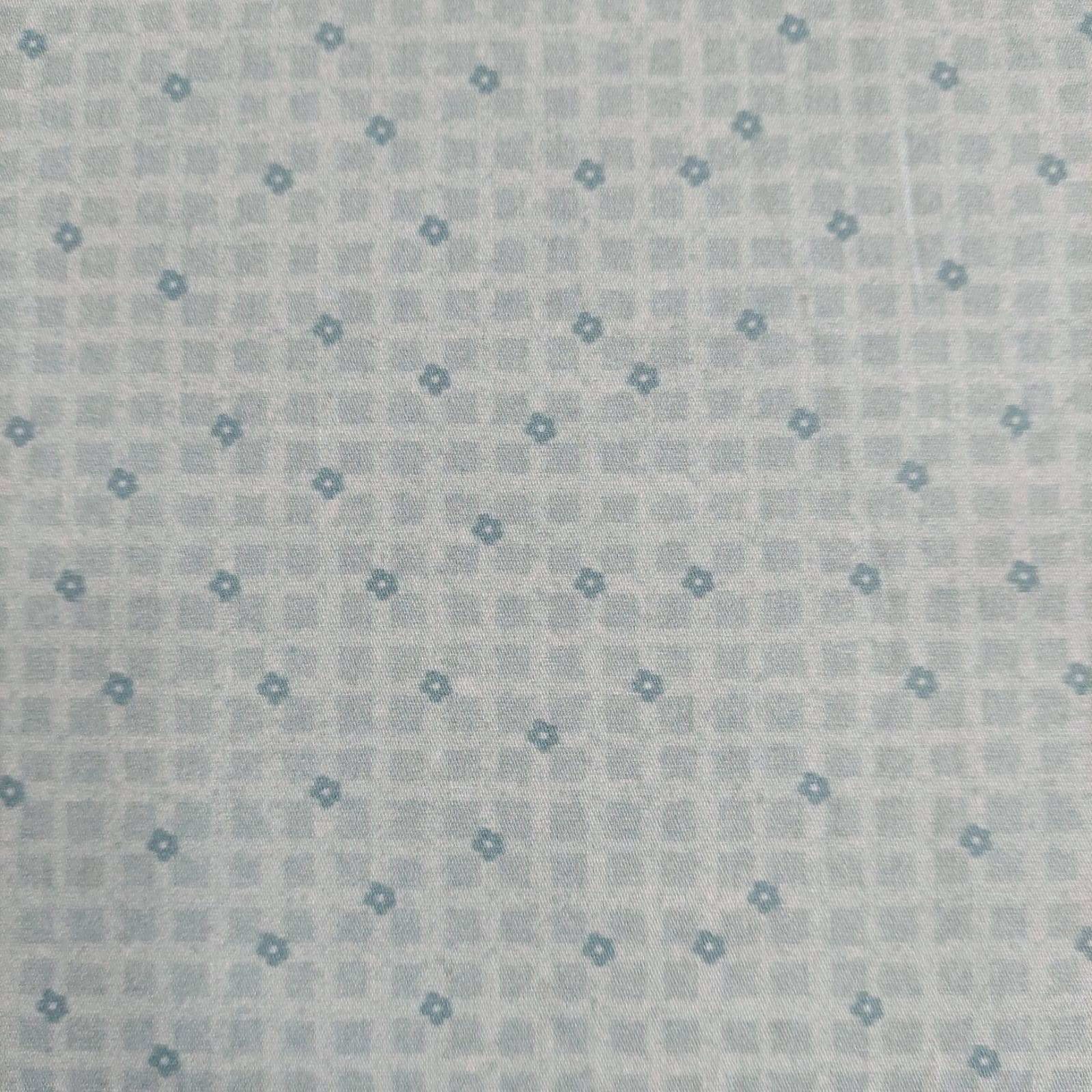 Tecido Tricoline digital - Col. Amo Aplique - xadrez com flores azul claro - Fuxicos e Fricotes  (50x1,50cm)               