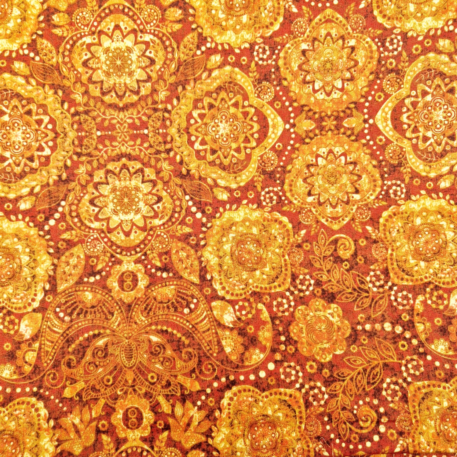 Tecido tricoline importado - Mandala laranja queimado  (50 x 1,10 cm )          